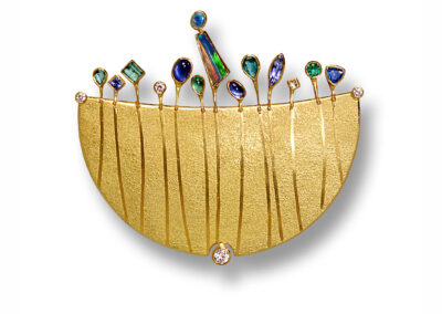 Brosche/Anhänger in 750 Gold, Opal-Safire-Smaragde-Brillanten